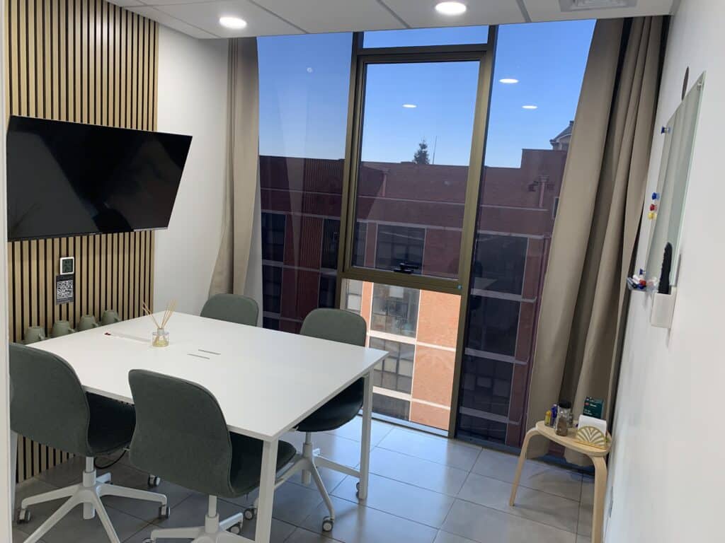 Espacio de trabajo cómodo y profesional en Cowork Los Ángeles